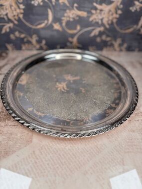 Wm Rogers 471 Silverplate Tray Ornate Engraved Round Serving Tray